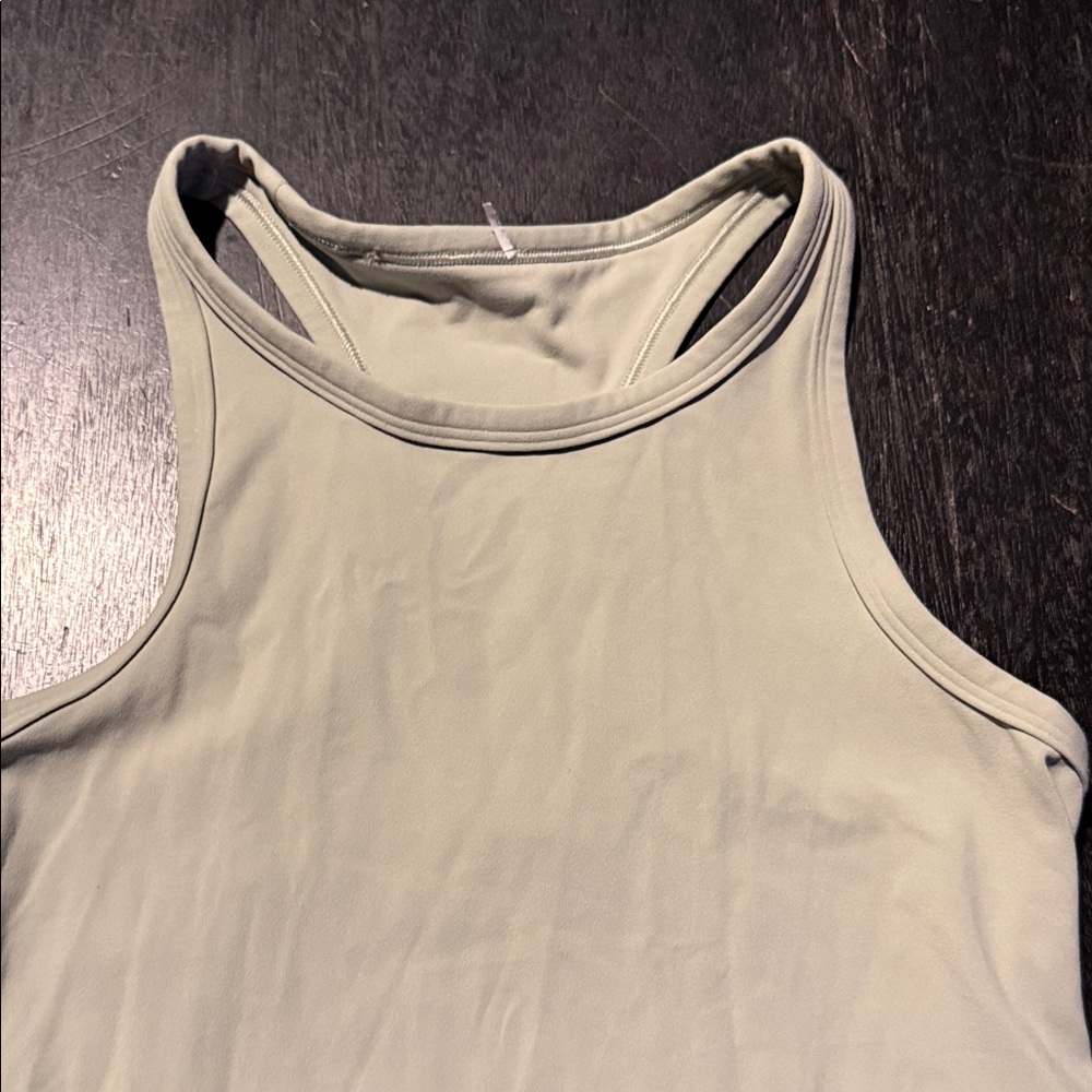 Lululemon Women’s Performance Racerback Tank Top - Cream size 10 - Picture 4 of 5